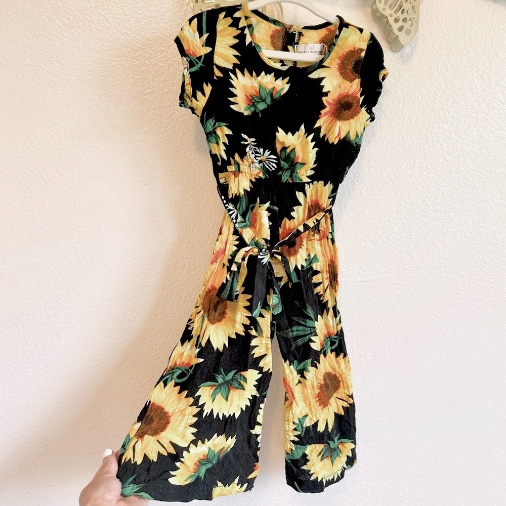 🌻 Bailey’s Blossoms Sunflower Jumper